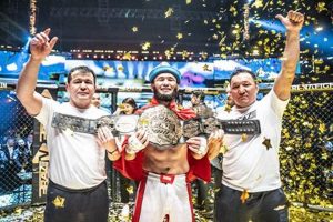Ultimate Guide to the MMA Lightweight Champion Ultimate Guide to MMA: Training, Techniques, and Top Fighters in The World Ultimate Guide to the MMA Lightweight Champion | Ultimate Guide to MMA: Training, Techniques, and Top Fighters in The World