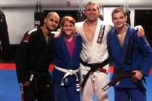 Train Like a Pro: Alan Belcher MMA Club Ultimate Guide to MMA: Training, Techniques, and Top Fighters in The World Train Like a Pro: Alan Belcher MMA Club | Ultimate Guide to MMA: Training, Techniques, and Top Fighters in The World